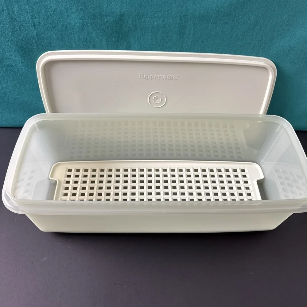 Tupperware Easy Crisp Large Refrigerator Container Keeper 4.5L with Grid Green